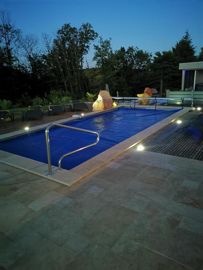 Notre Bastide Maison et table d'hôtes sur réservation, PISCINE et JACUZZI Marcillac-Saint-Quentin Exterior foto