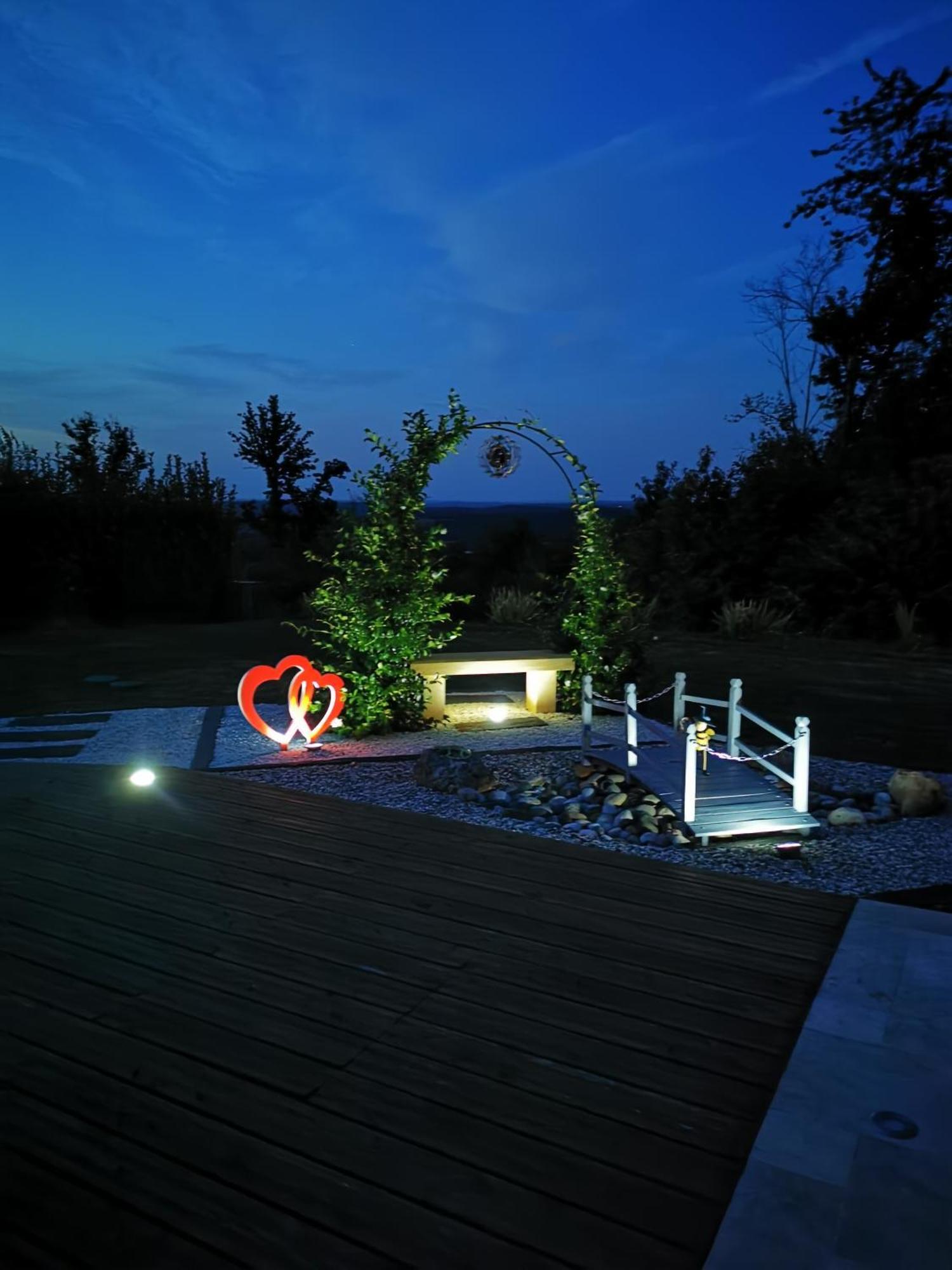 Notre Bastide Maison et table d'hôtes sur réservation, PISCINE et JACUZZI Marcillac-Saint-Quentin Exterior foto